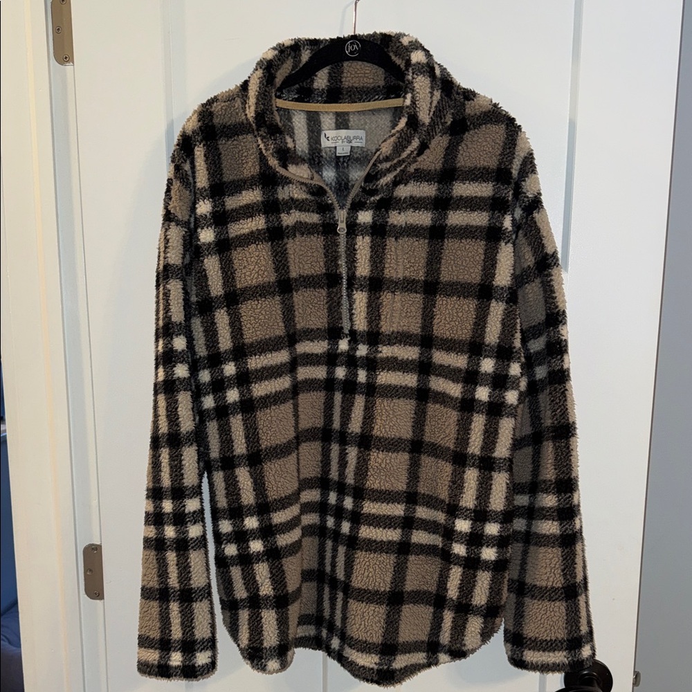 Koolaburra by UGG Black and Cream Plaid Fleece
